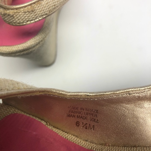 Lily Pulitzer gold canvas peep toe wedge heel 6.5 - Picture 5 of 6